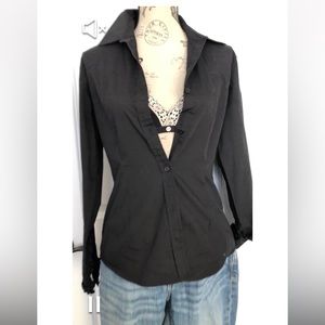 SzM crisp black button down